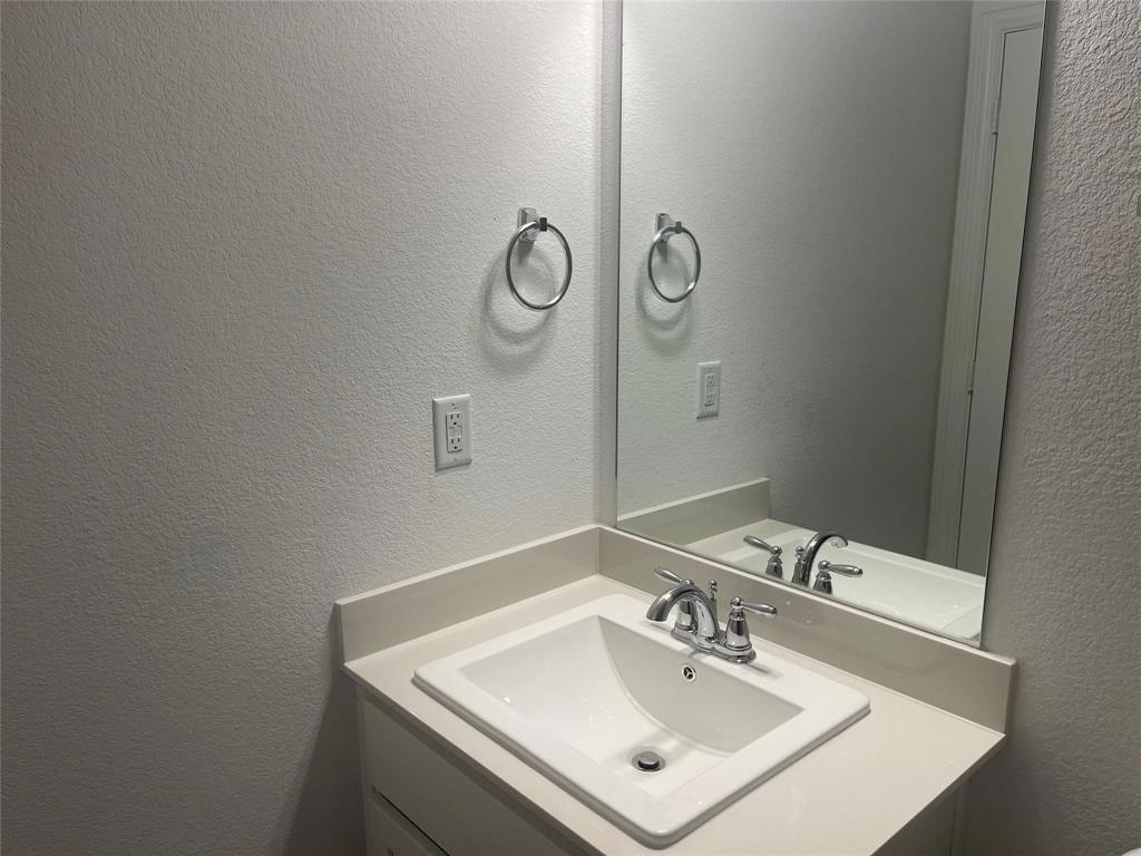 Irving Condo: 9927 Schramm Street