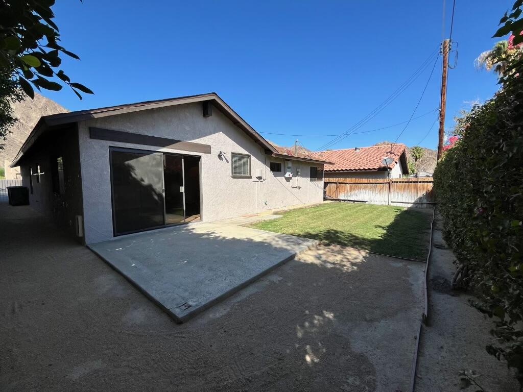 La Quinta Condo: 51780 Avenida Diaz