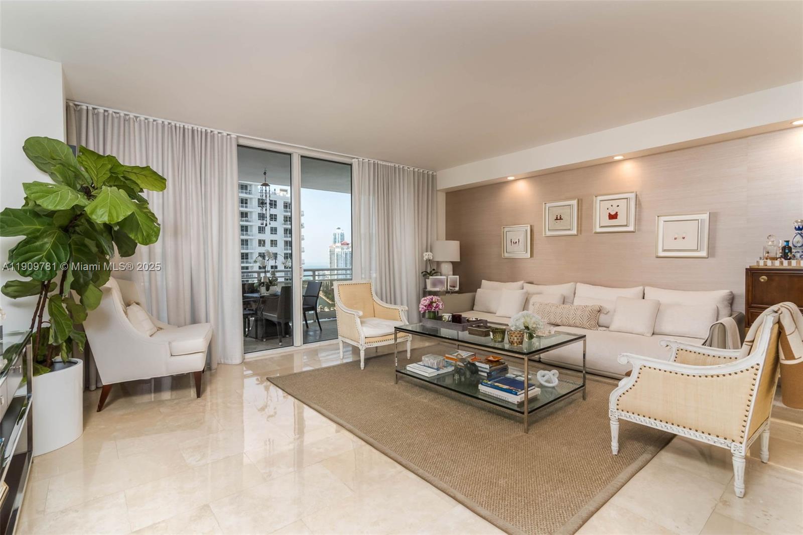 Miami Condo: 901 Brickell Key Boulevard