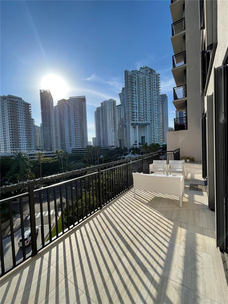 Miami Condo: 540 Brickell Key Drive