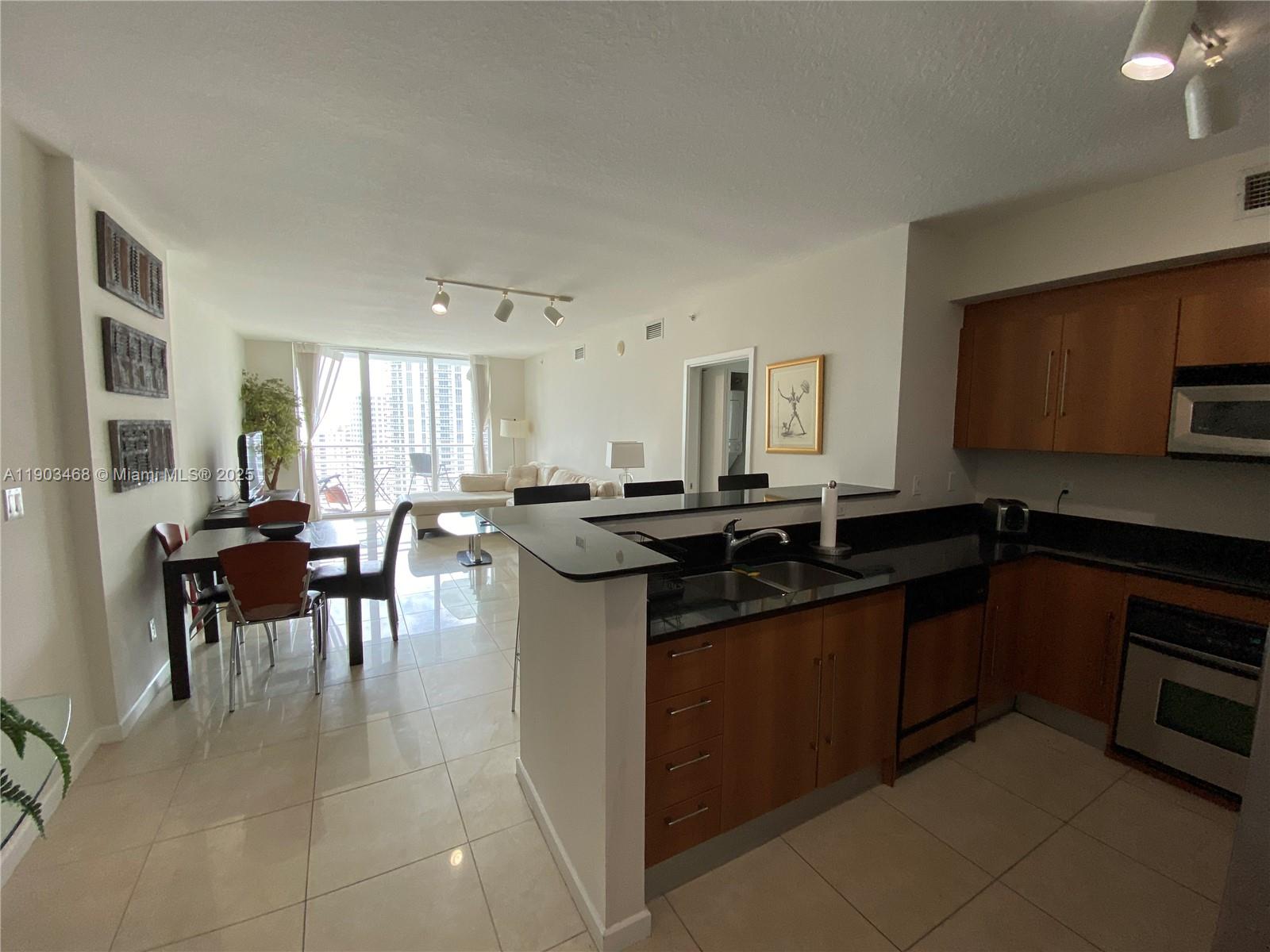 Miami Condo: 325 South Biscayne Boulevard