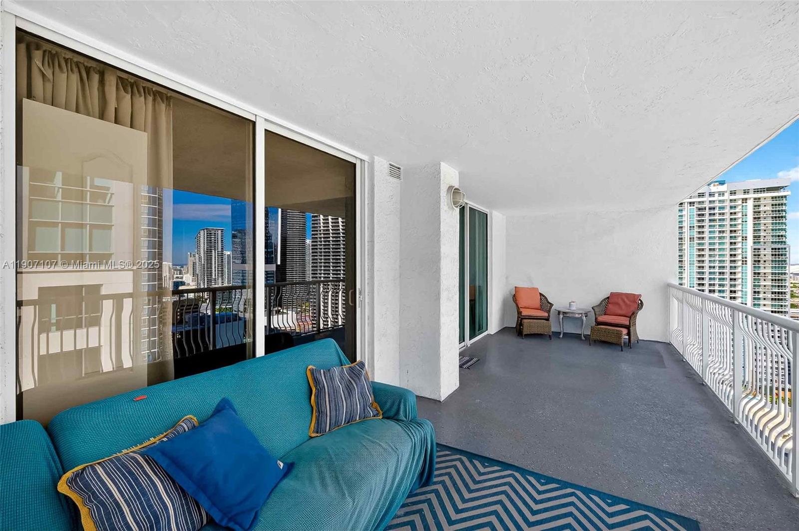 Miami Condo: 1200 Brickell Bay Drive