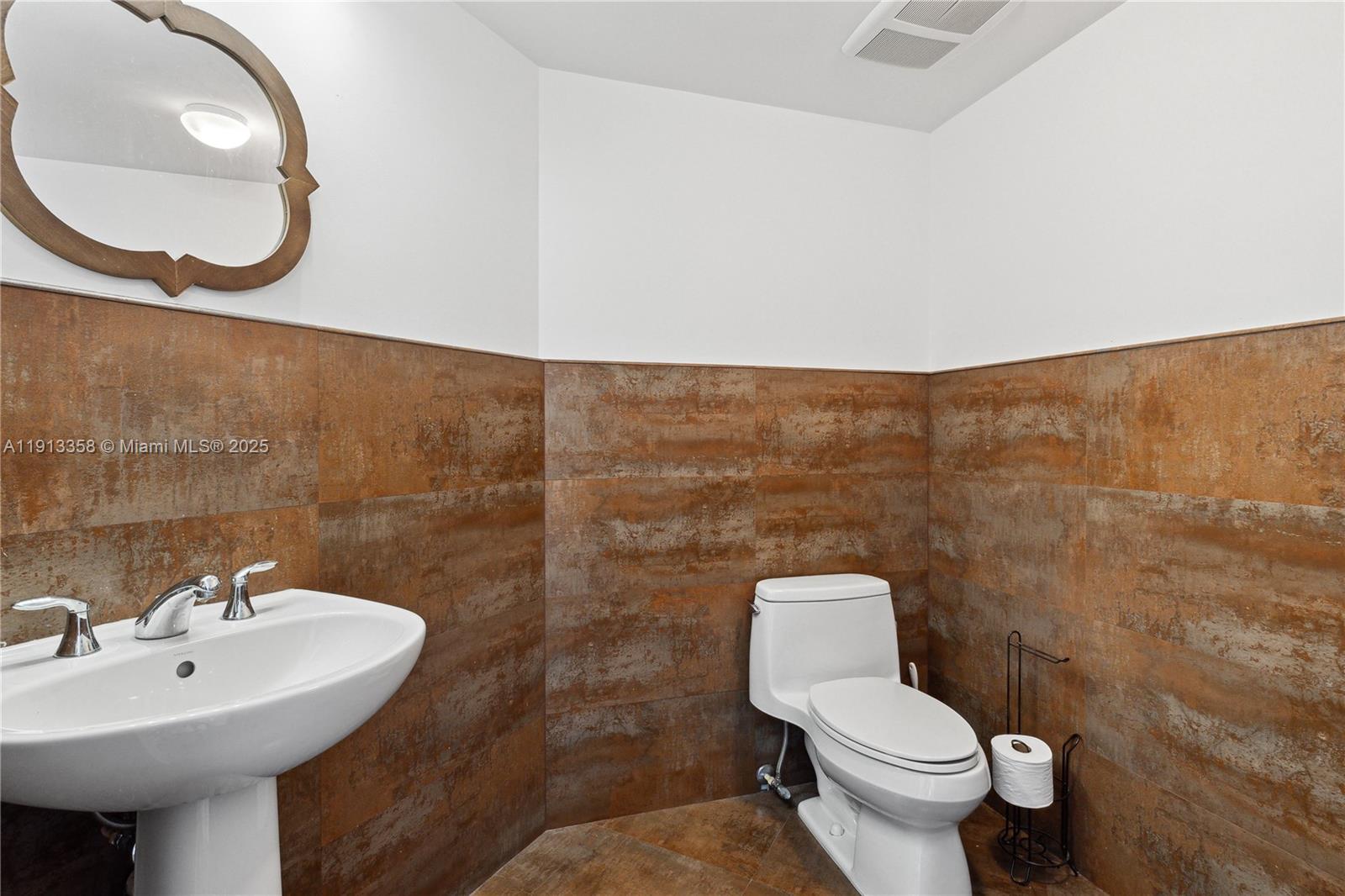 Sunny Isles Beach Condo: 16699 Collins Avenue