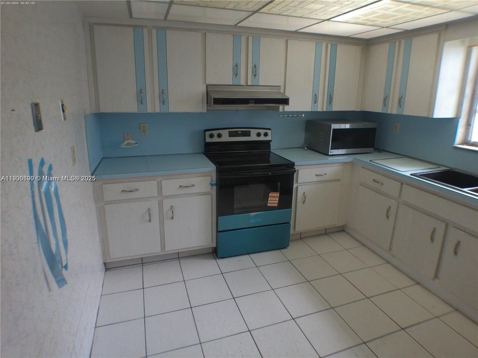 Hollywood Condo: 5360 Fletcher Street