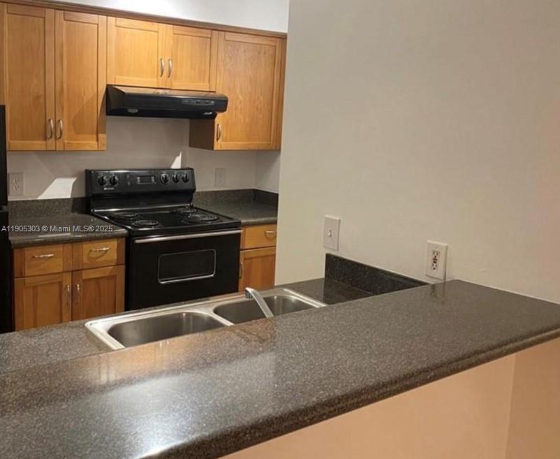 Hollywood Condo: 530 South Park Road