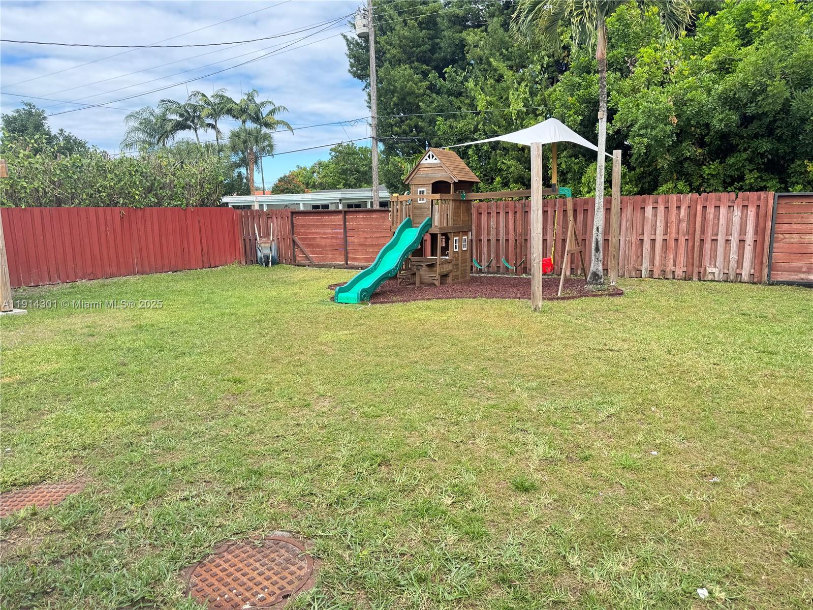 Hollywood Condo: 3807 Hayes Street