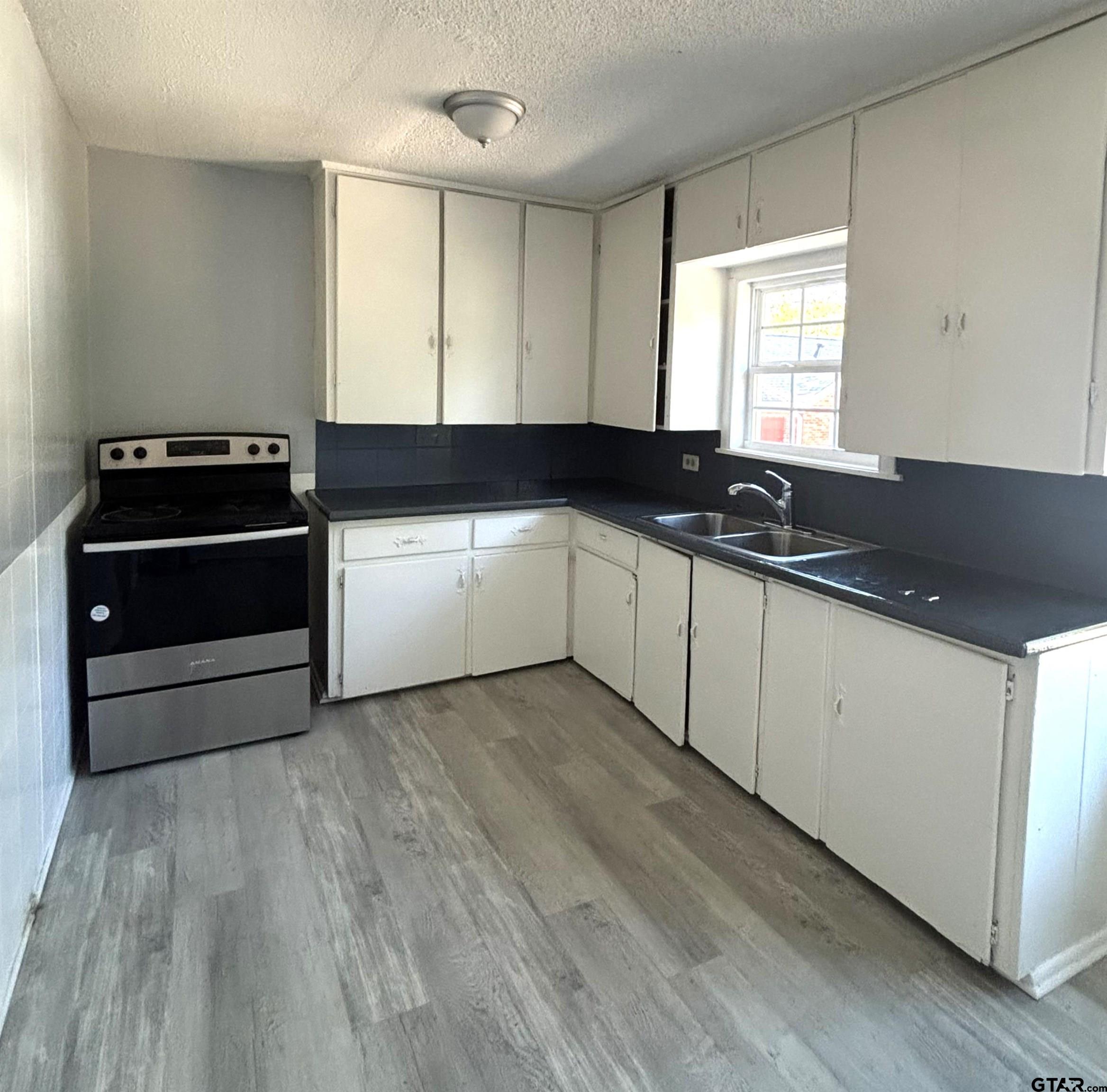 Tyler Condo: 1511 Summit Avenue