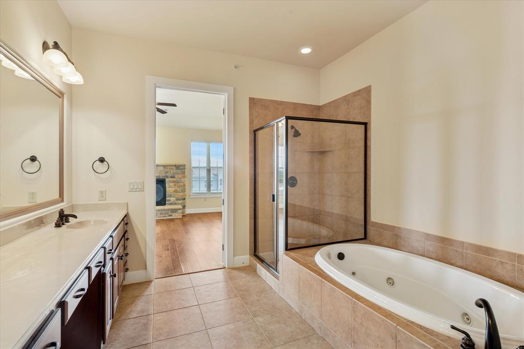 Irving Condo: 610 Via Ravello