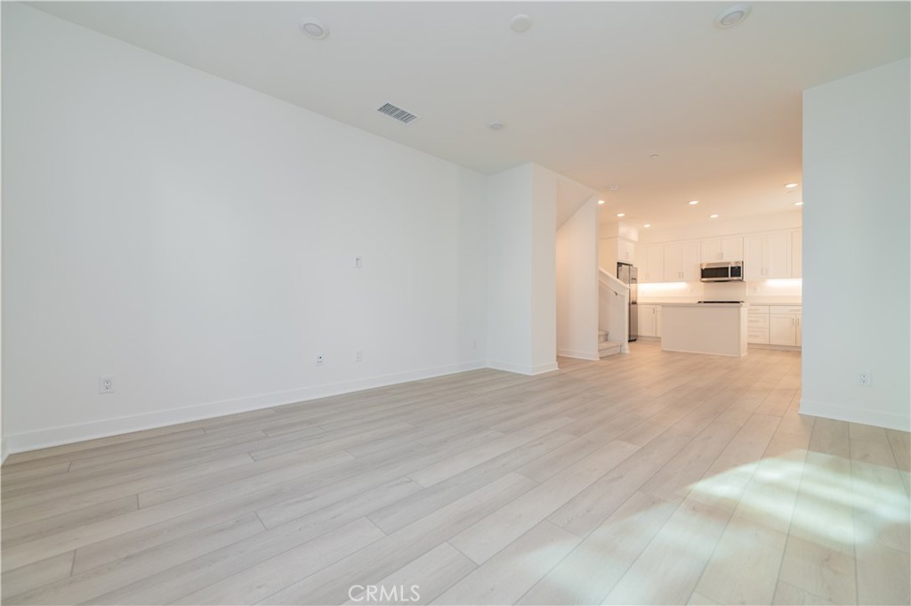 Anaheim Condo: 1074 North Anaheim Boulevard