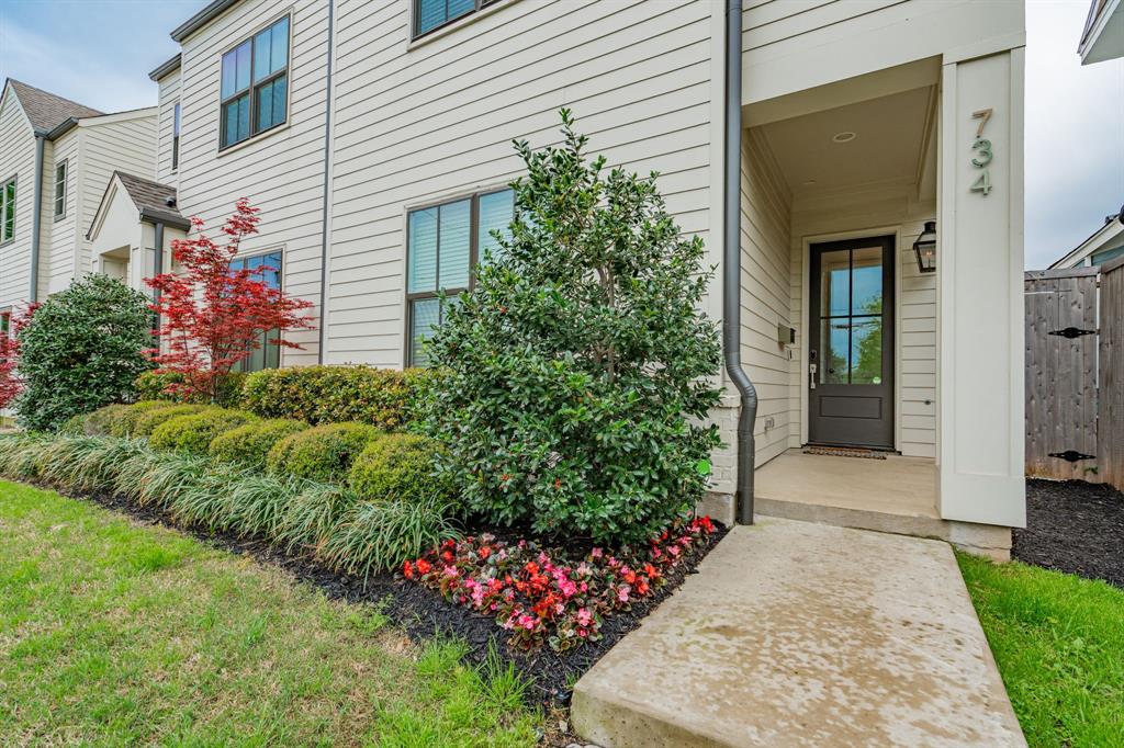 Dallas Condo: 734 West 7th Street