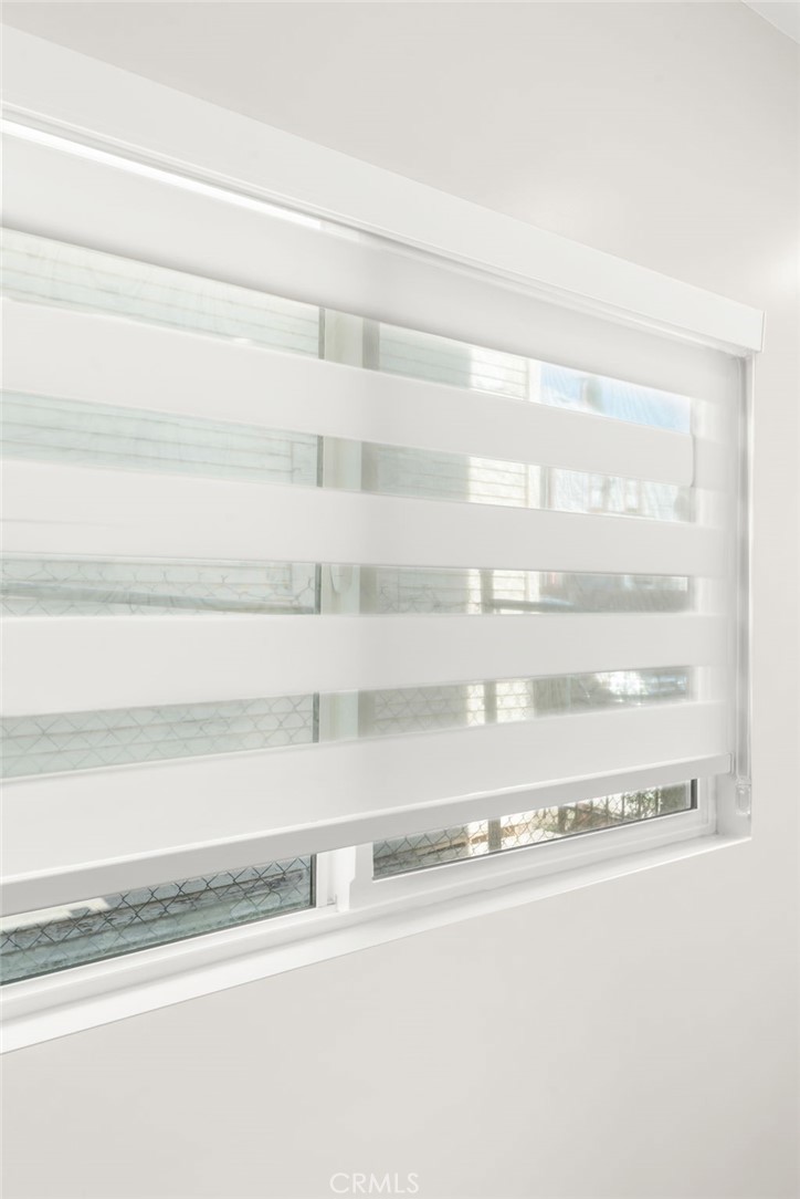 Los Angeles Condo: 145 East 36th Place