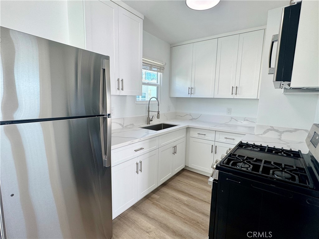 Hermosa Beach Condo: 908 Manhattan Avenue