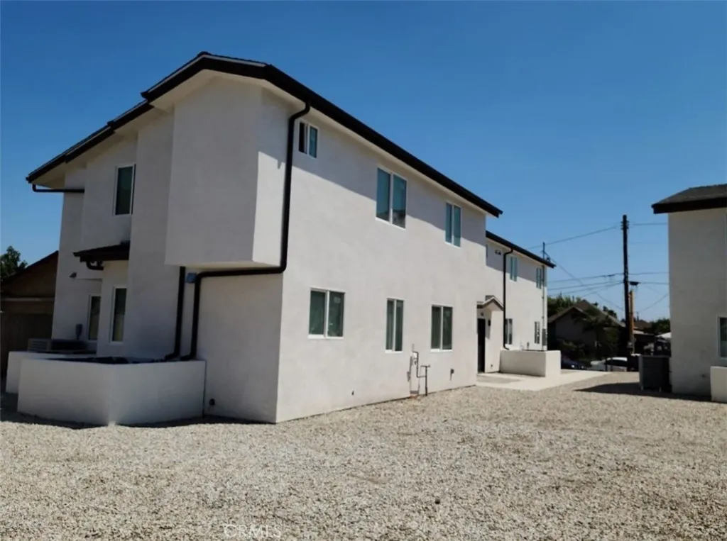 Los Angeles Condo: 1637 East 33rd Street