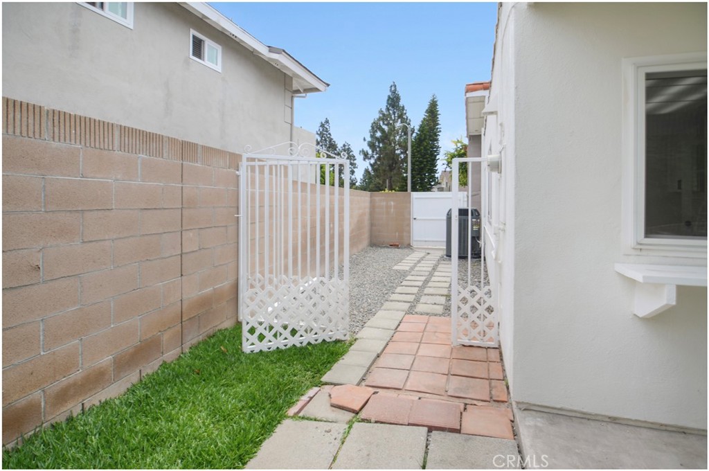 Costa Mesa Condo: 1110 Redding Avenue