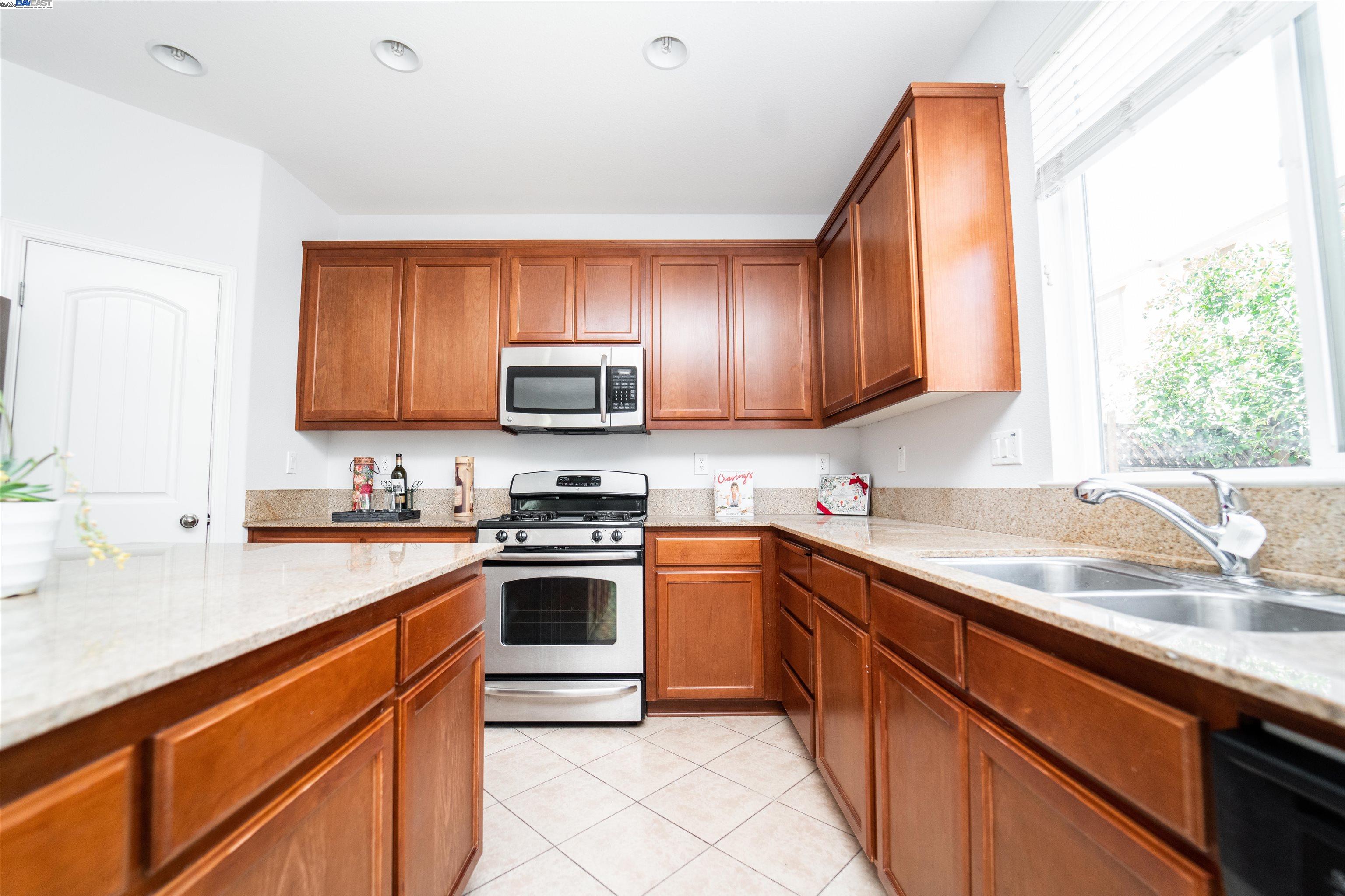 Brentwood Condo: 2324 Blue Ridge Avenue