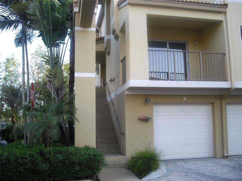 Plantation Condo: 751 North Pine Island Road
