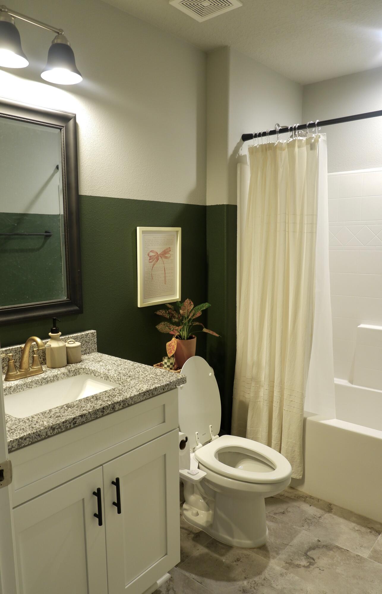 Navarre Condo: 6841 Nelson Street