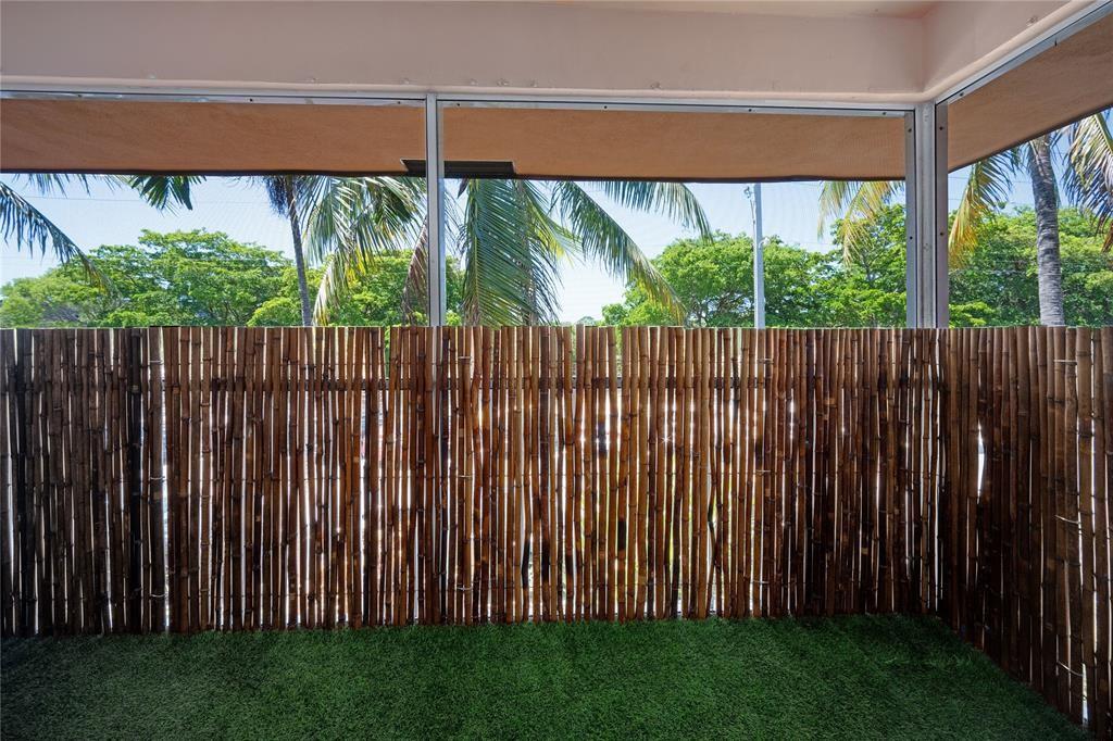 Deerfield Beach Condo: 770 Southeast 2nd Avenue