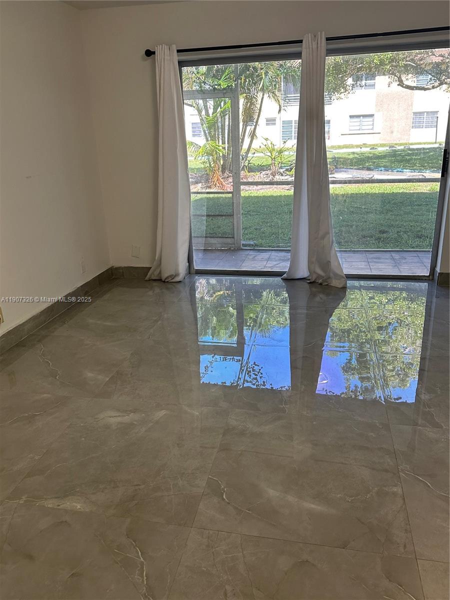 Dania Beach Condo: 5140 Southwest 40th Avenue