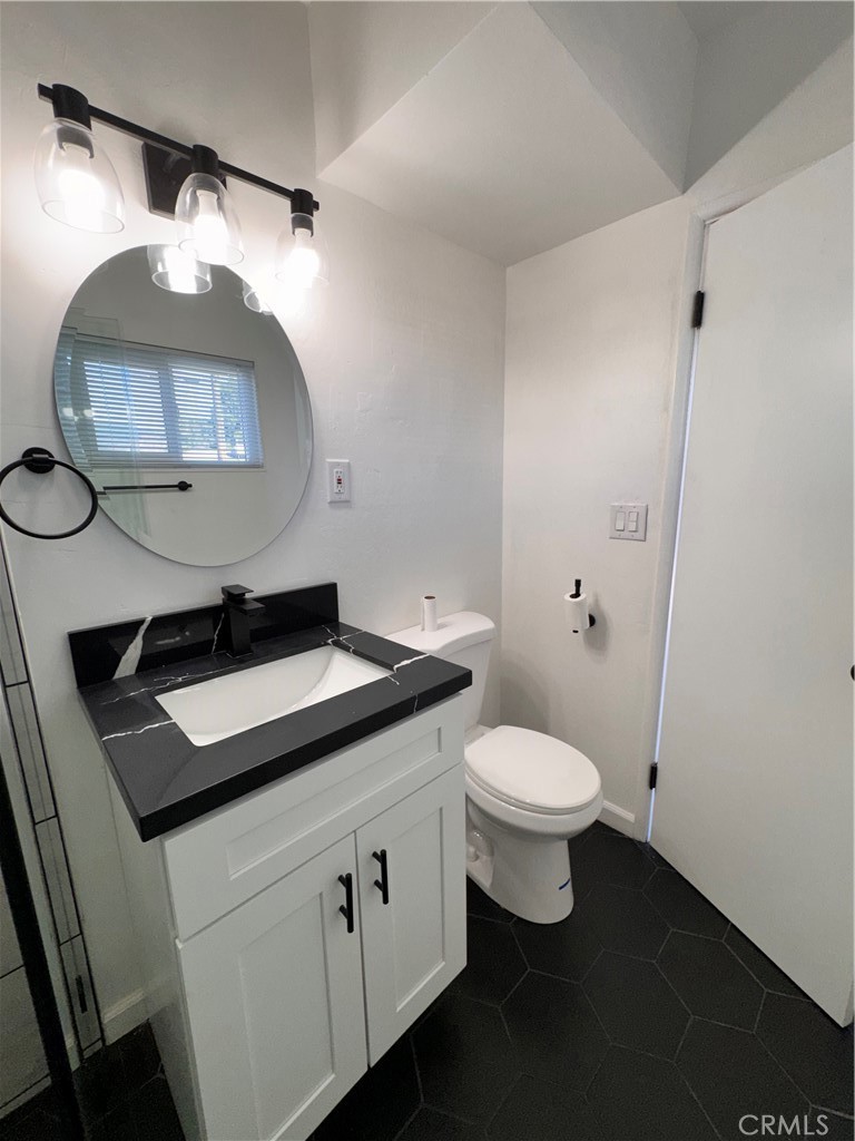 Highland Condo: 26814 Mansfield Street