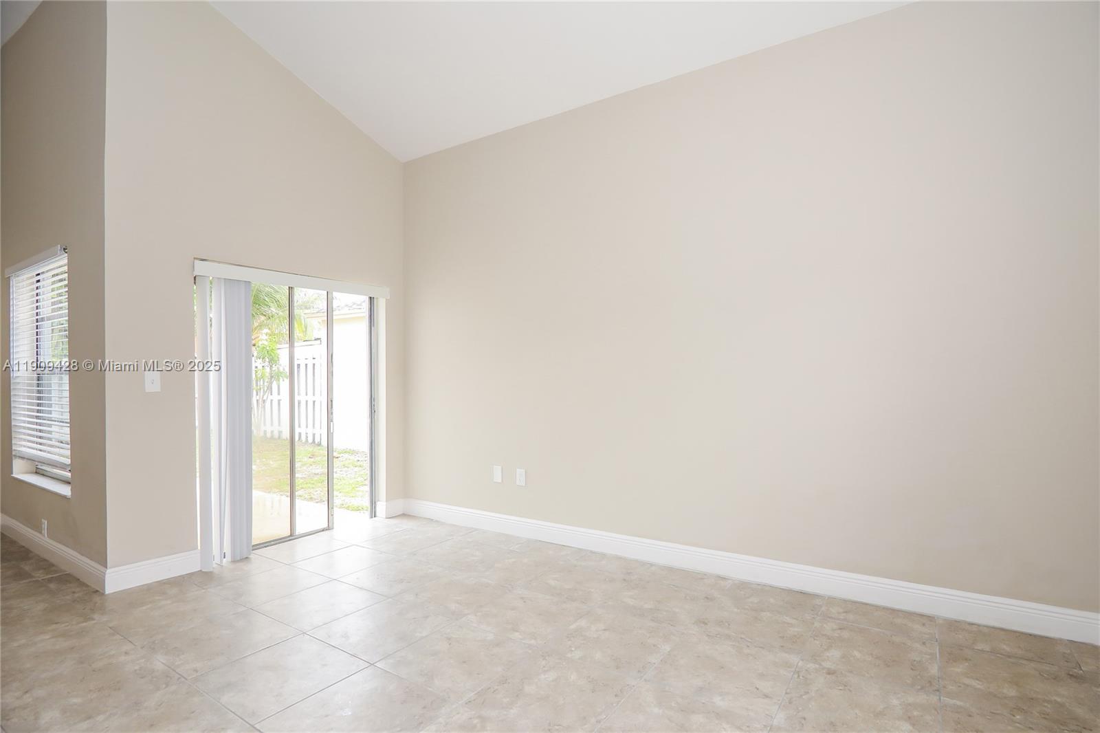 Hialeah Condo: 18954 Northwest 63rd Ct Circle