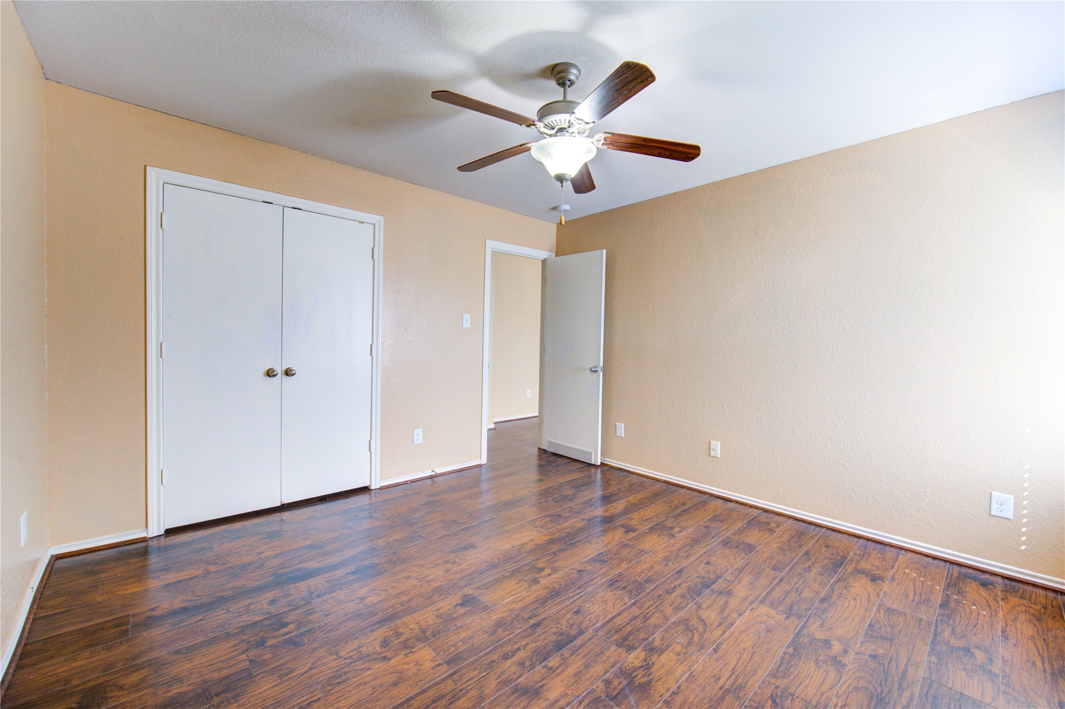 Richmond Condo: 2002 Collins Rose Court