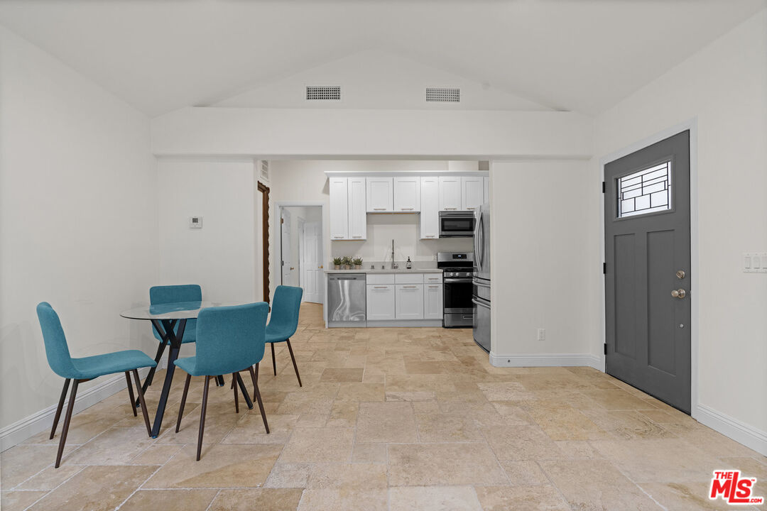 Calabasas Condo: 4112 Old Topanga Canyon Road