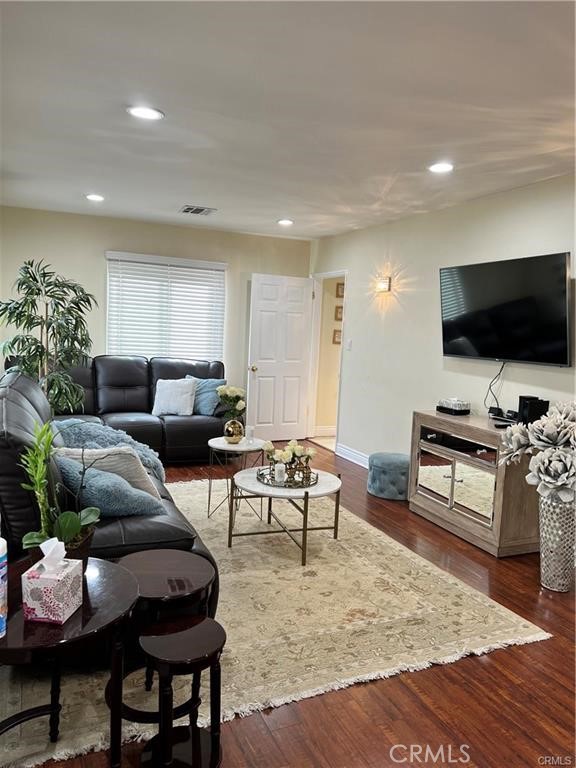 North Hollywood Condo: 6443 Agnes Avenue