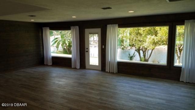 Daytona Beach Condo: 652 Pelican Bay Drive