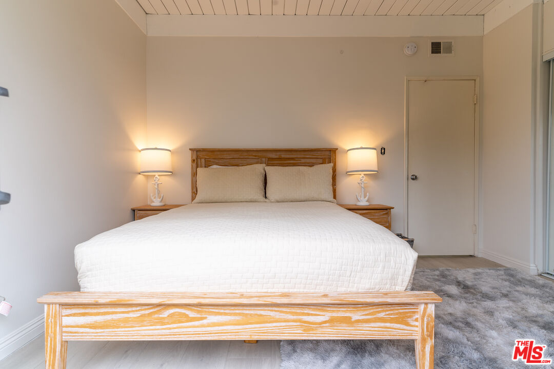 Marina del Rey Condo: 3900 Pacific Avenue