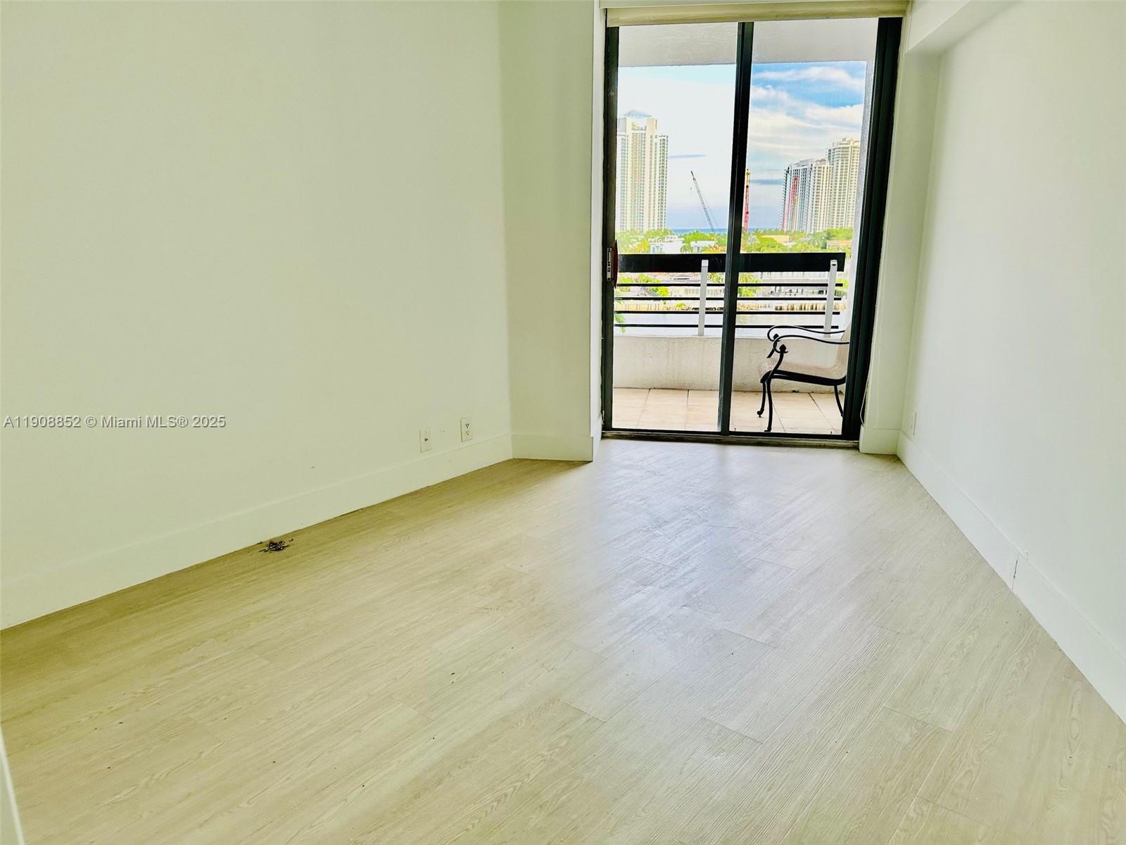 Aventura Condo: 19101 Northeast 36th Court
