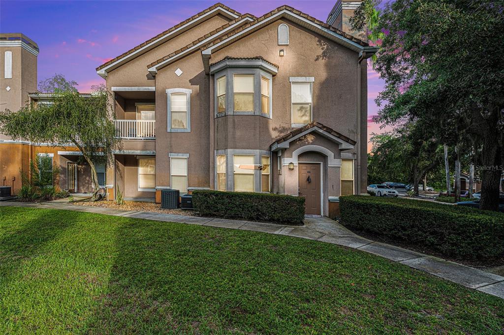 Tampa Condo: 10436 Villa View Circle
