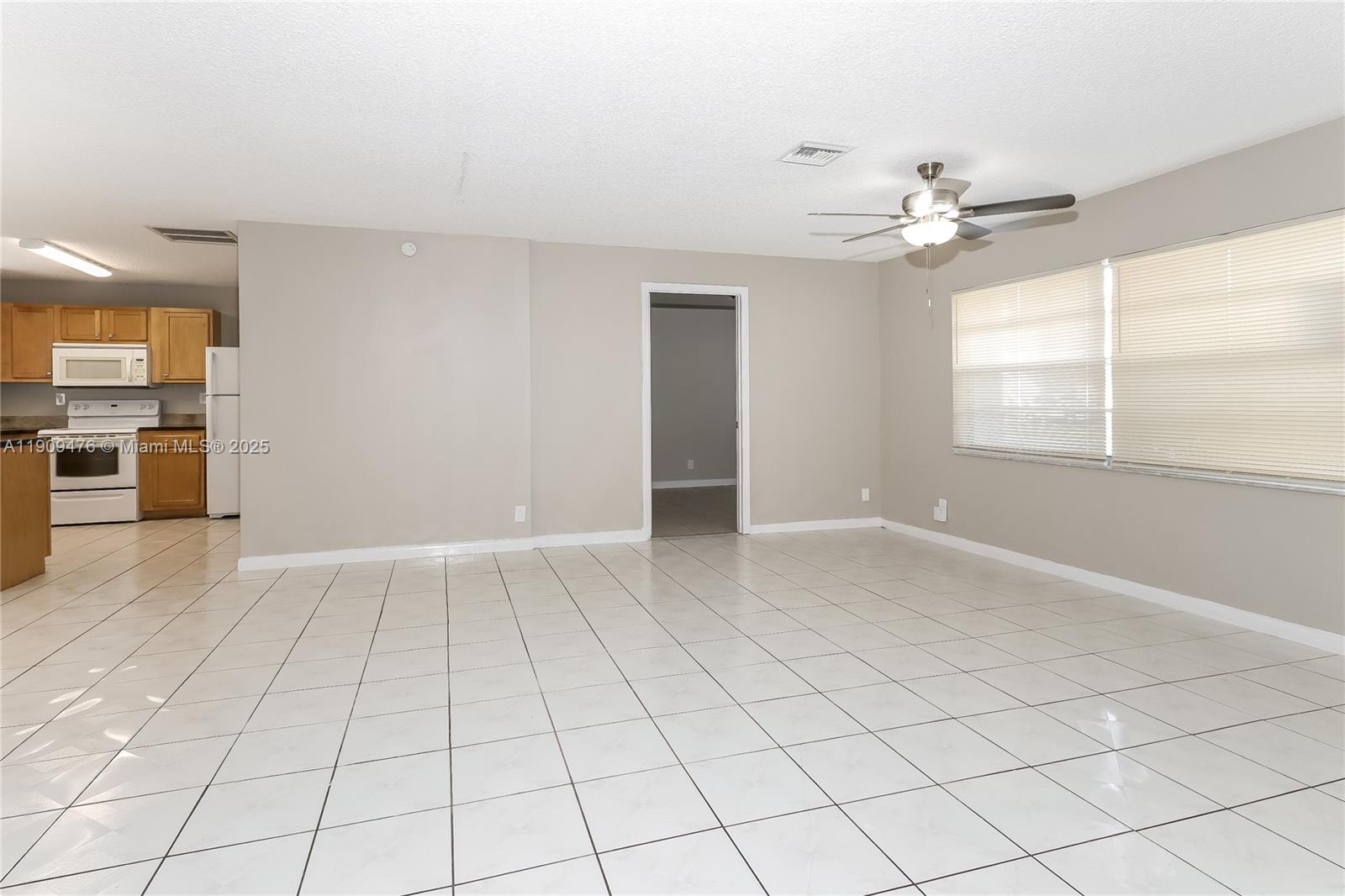 Boynton Beach Condo: 2152 Northeast 1st Court