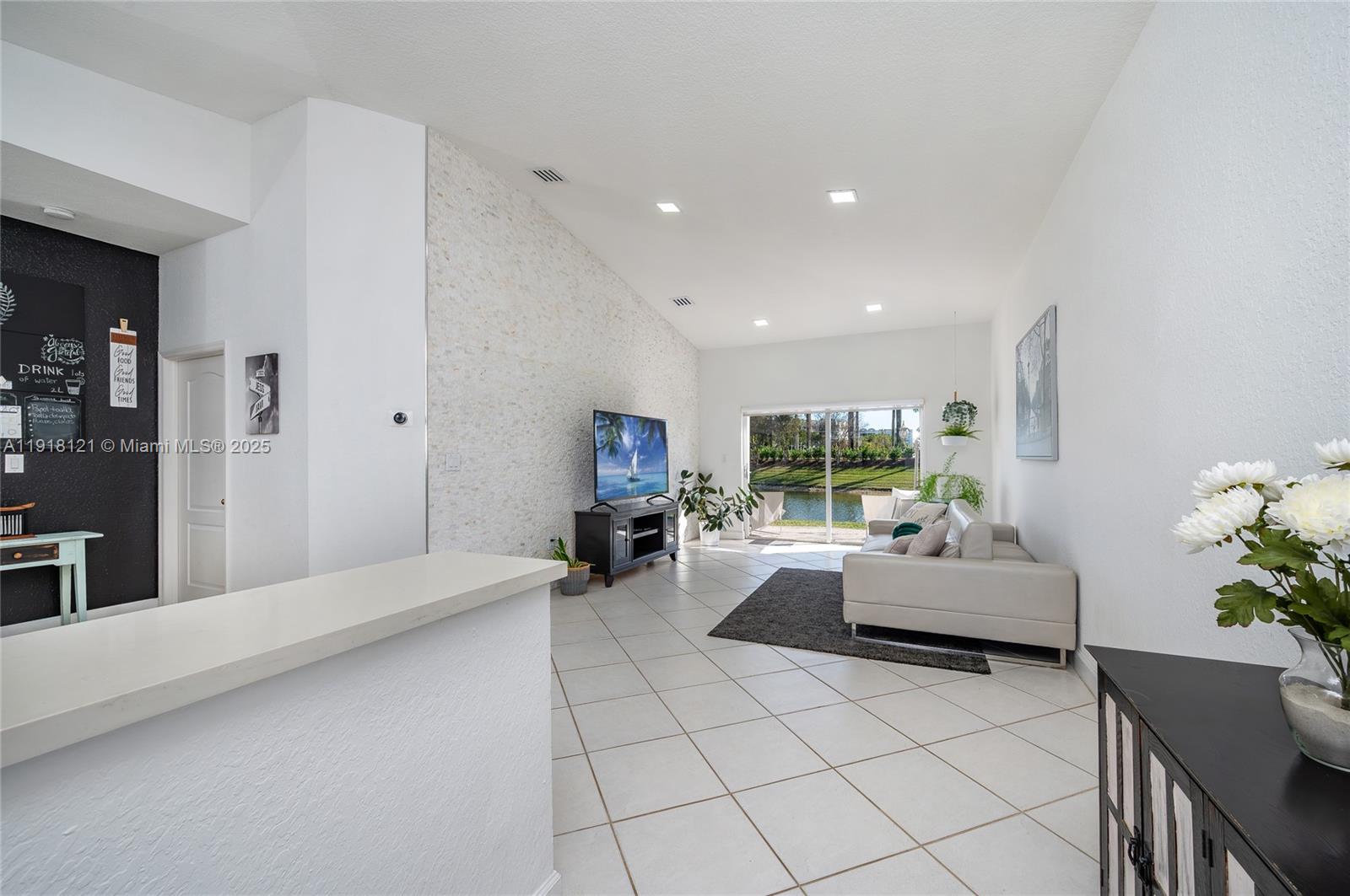 Doral Condo: 10924 Northwest 67th Street