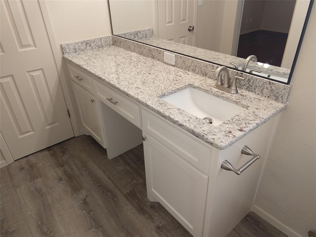 Arlington Condo: 2104 Green Apple Lane