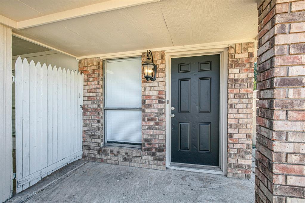 Arlington Condo: 2114 Windhurst Drive