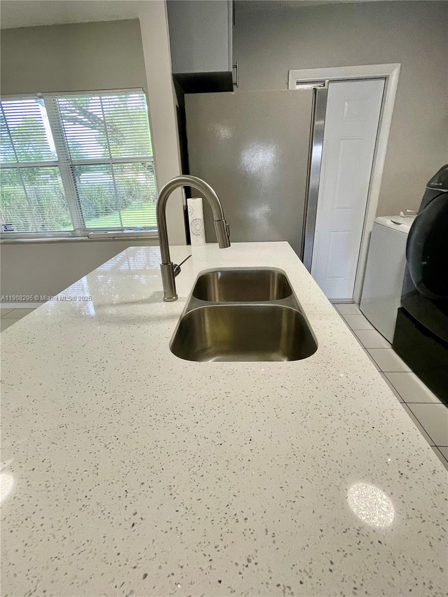 West Park Condo: 5532 Southwest 22nd Street