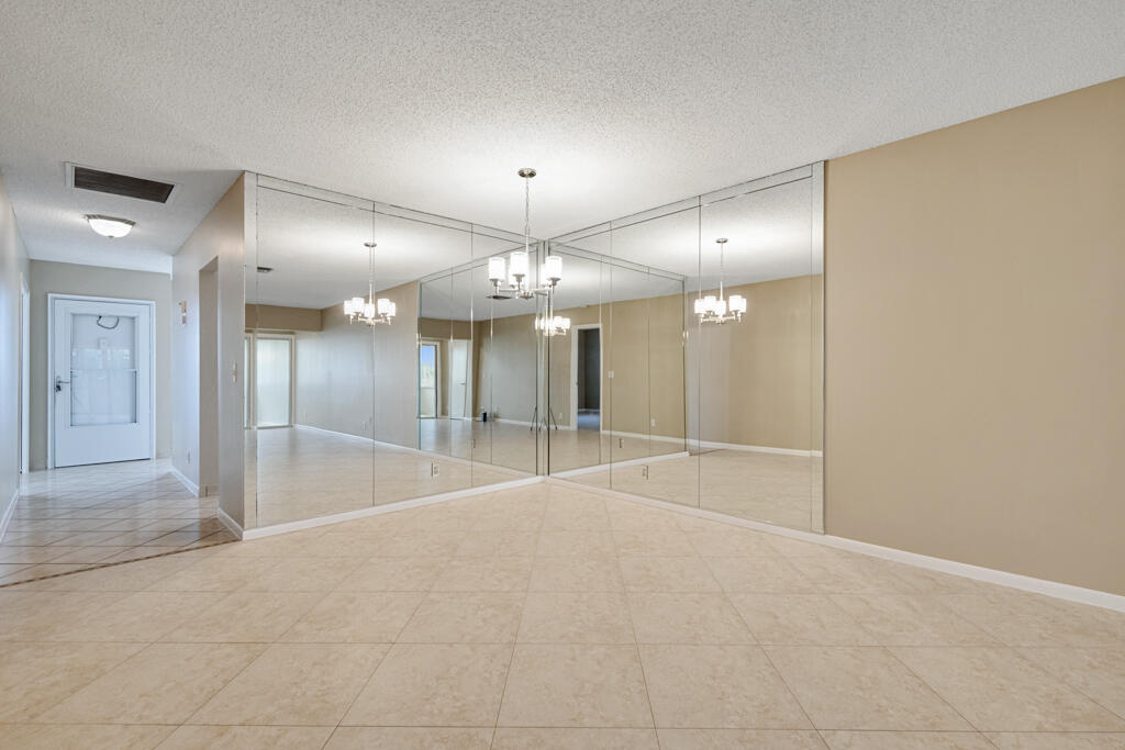 Delray Beach Condo: 2411 Papaya Drive