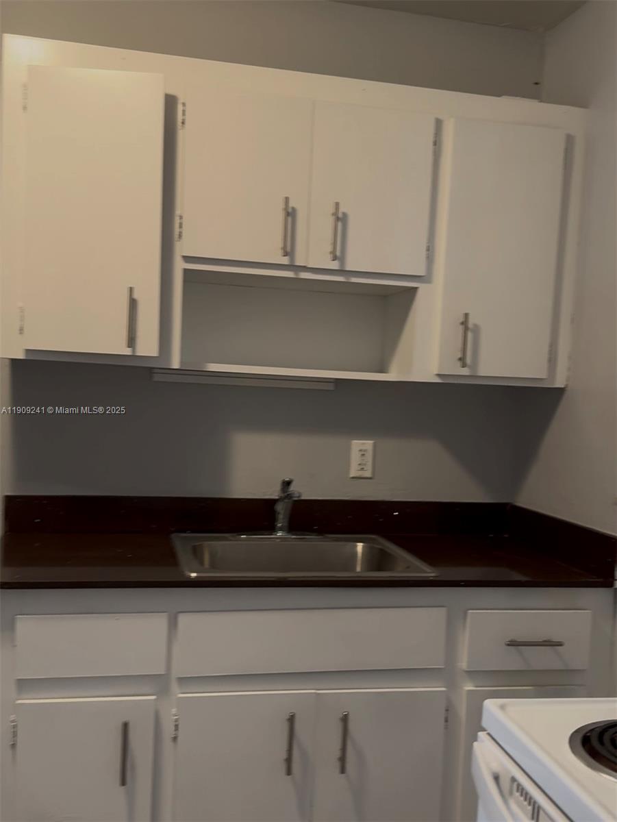 Pembroke Pines Condo: 6840 Pembroke Road