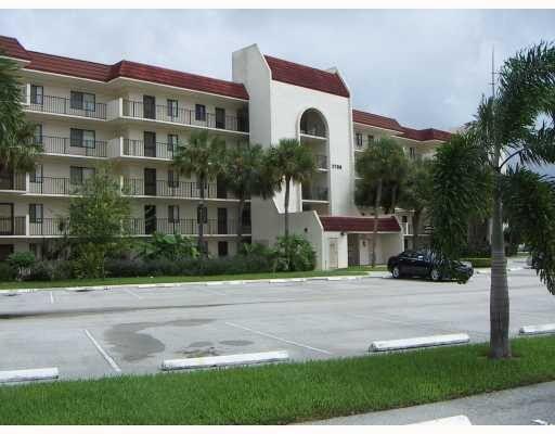 West Palm Beach Condo: 2786 Tennis Club Drive