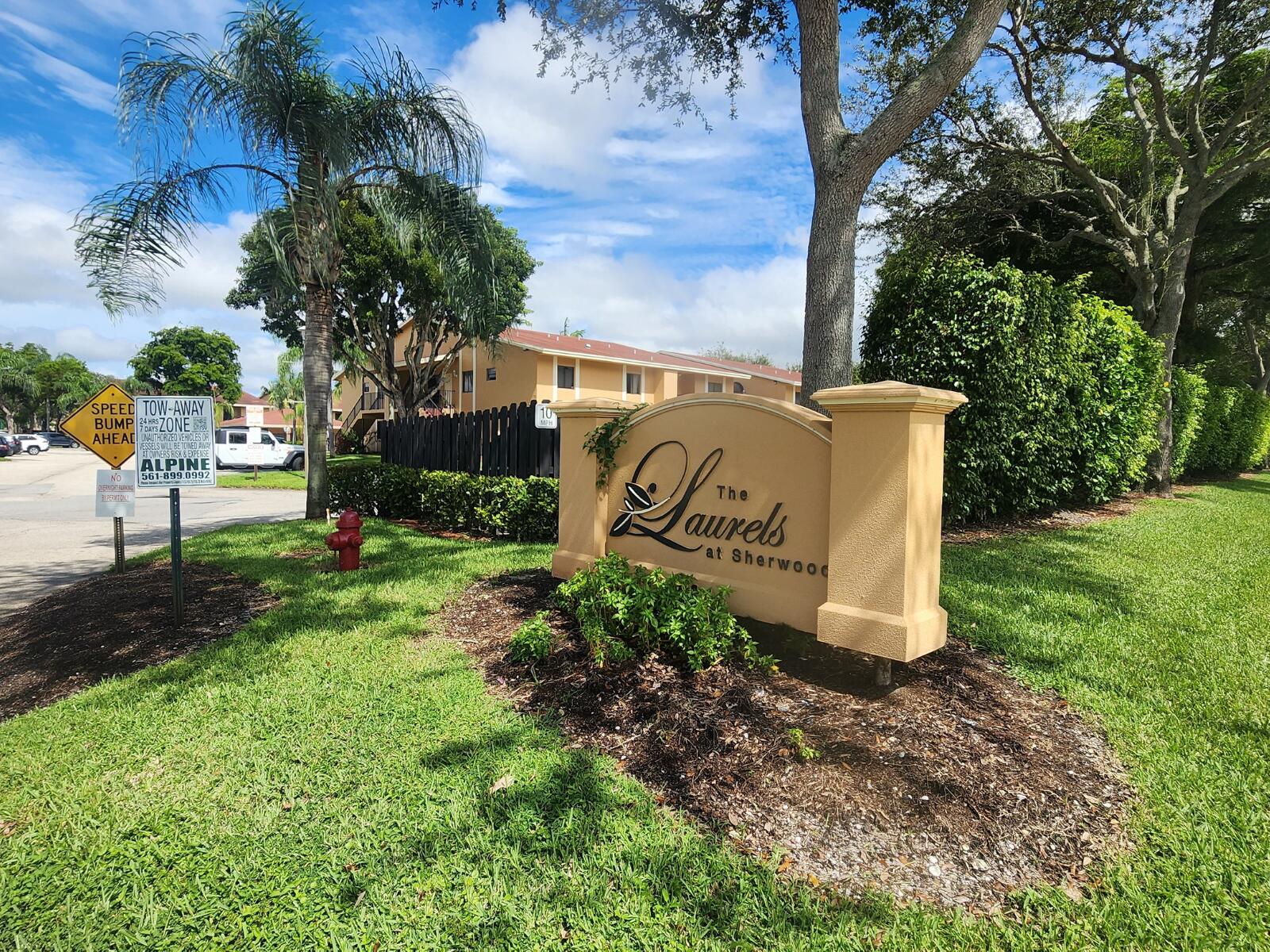 Greenacres Condo: 6013 10th Avenue North