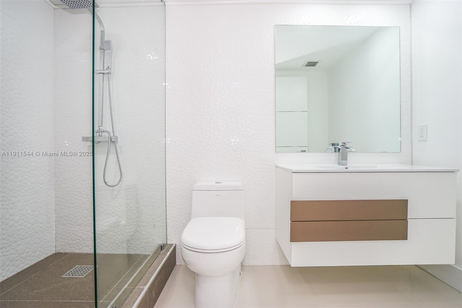 North Bay Village Condo: 7601 East Treasure Drive