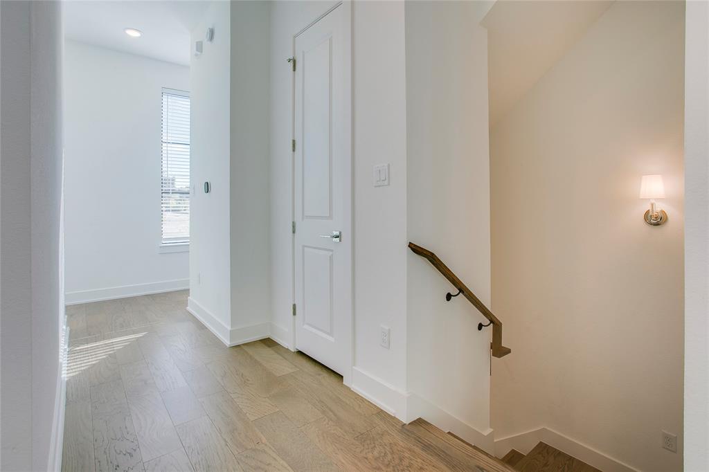 Dallas Condo: 112 East Oscar Drive