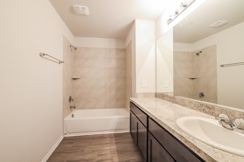 Willis Condo: 13816 Winding Path Lane