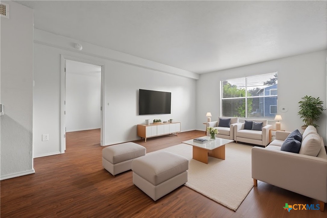 San Marcos Condo: 205 Craddock Avenue