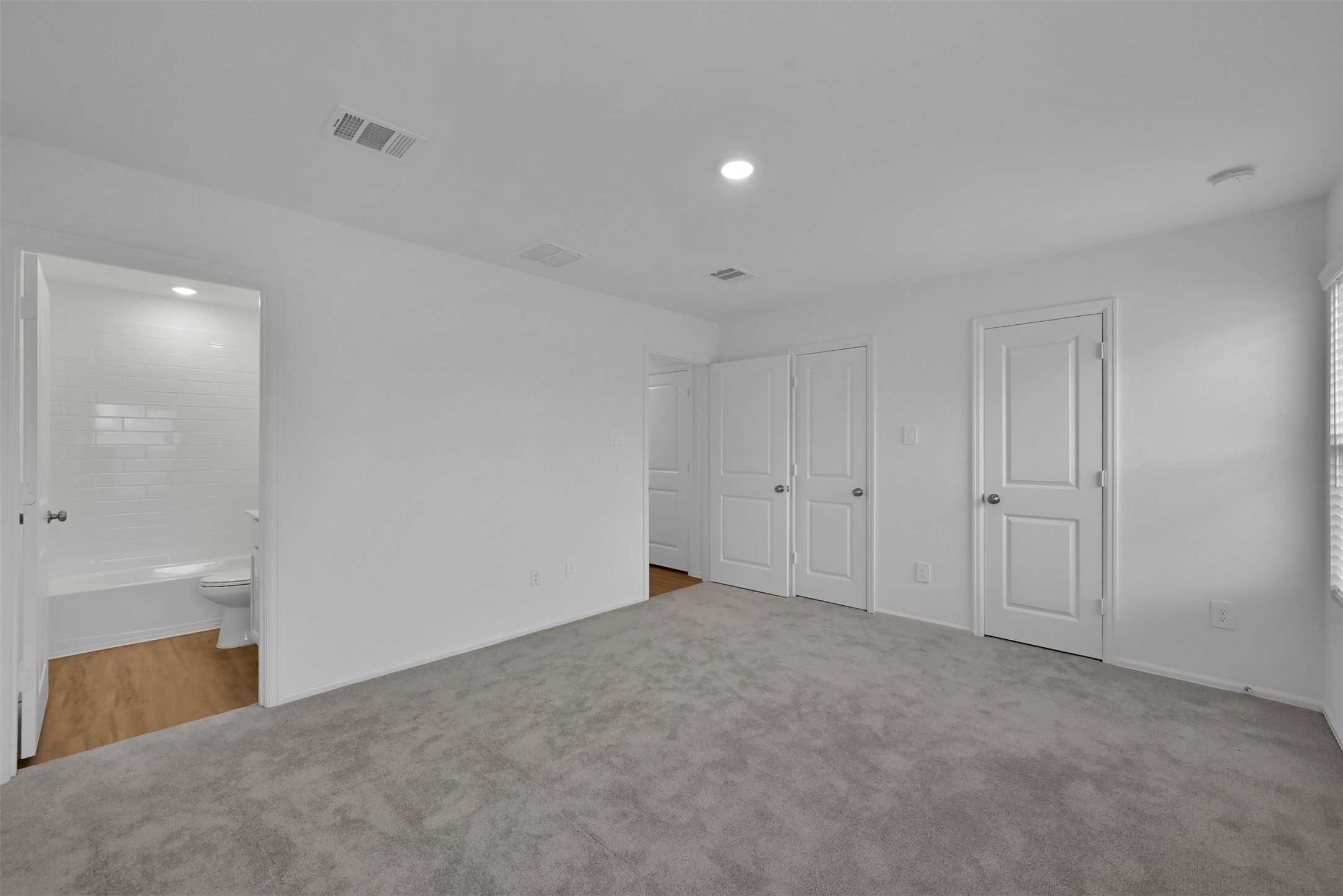 Willis Condo: 533 Brook Terrance Lane