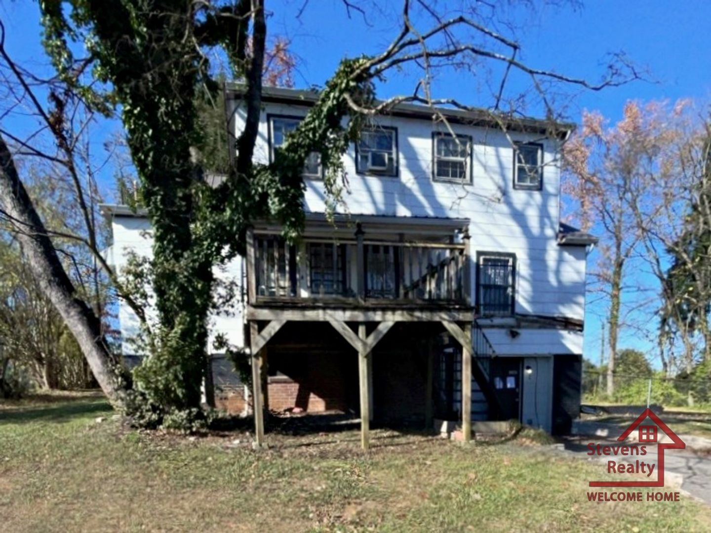 Knoxville House: 3502 Lansing Ave Attic