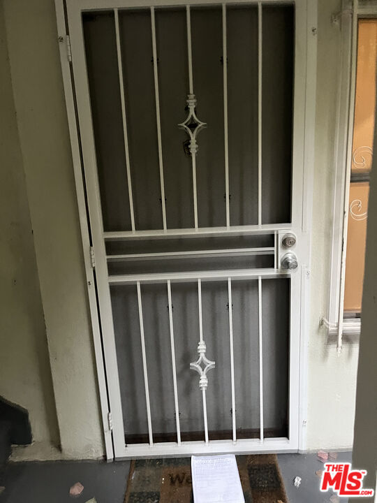 Los Angeles Condo: 1439 Rexford Drive