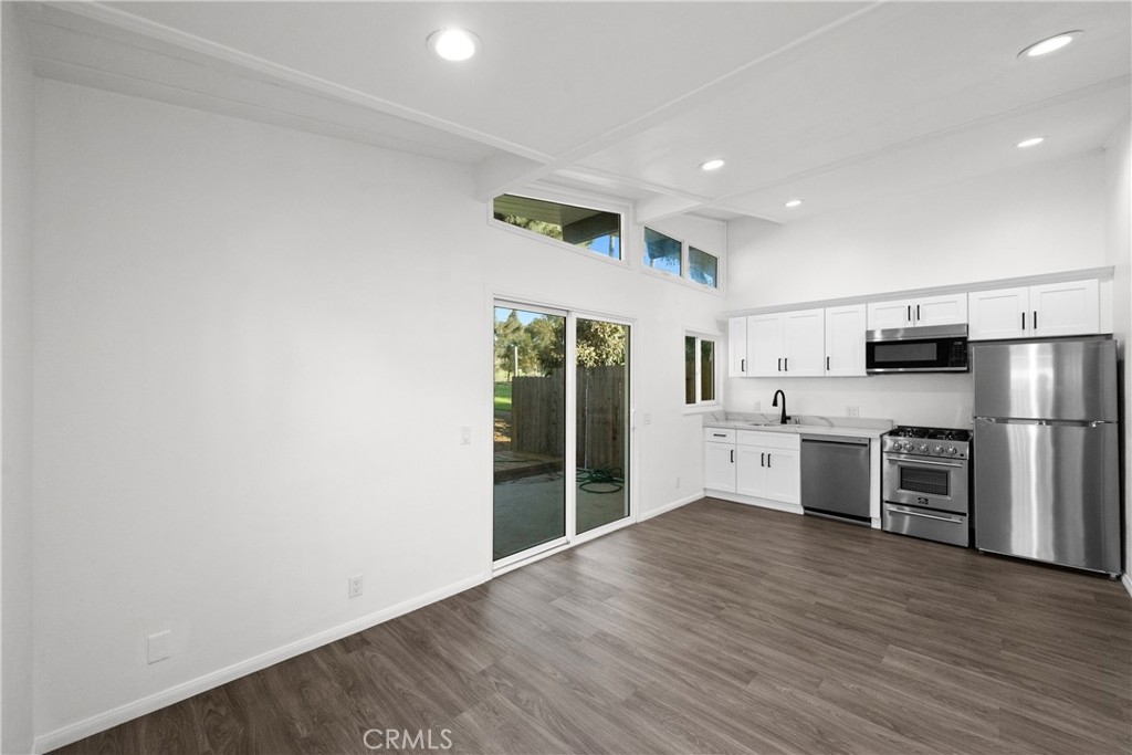 San Clemente Condo: 2603 Calle Del Comercio