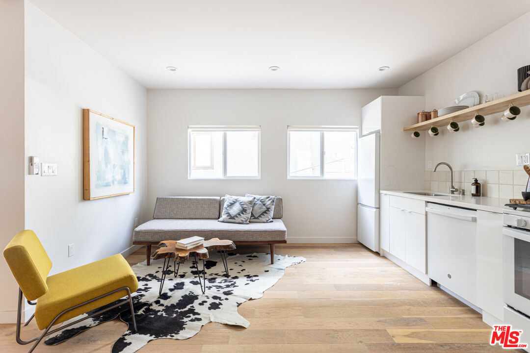 Los Angeles Condo: 1946 Preston Avenue